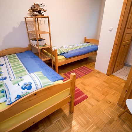 Guest House Frata Dvor Extérieur photo