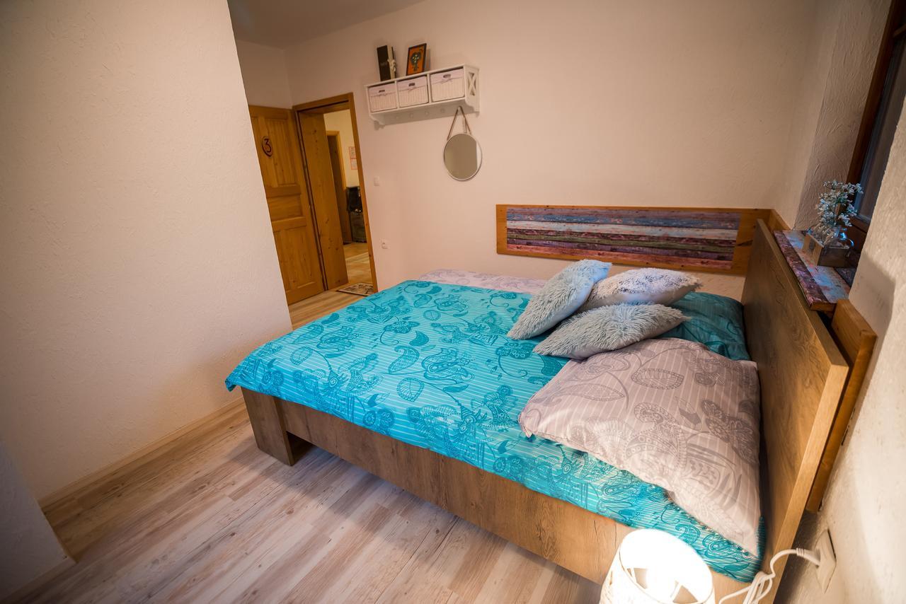 Guest House Frata Dvor Extérieur photo