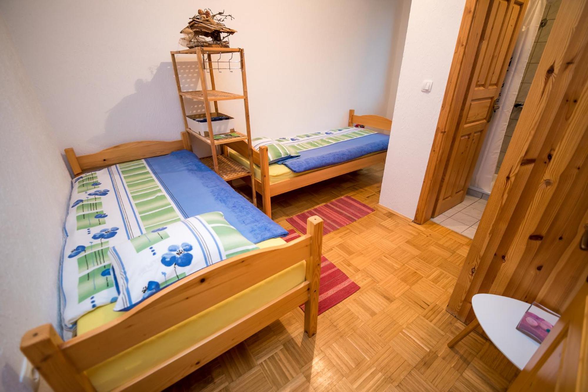 Guest House Frata Dvor Extérieur photo