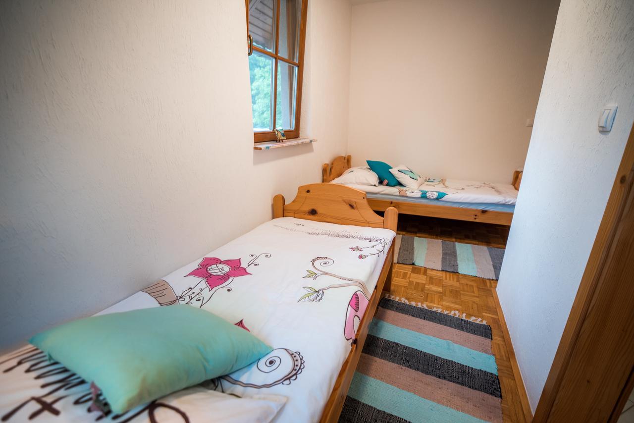 Guest House Frata Dvor Extérieur photo