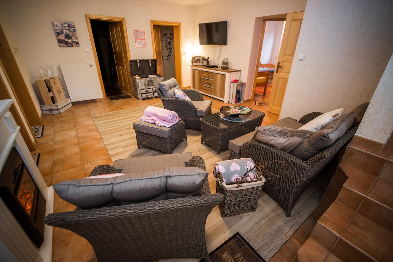 Guest House Frata Dvor Extérieur photo